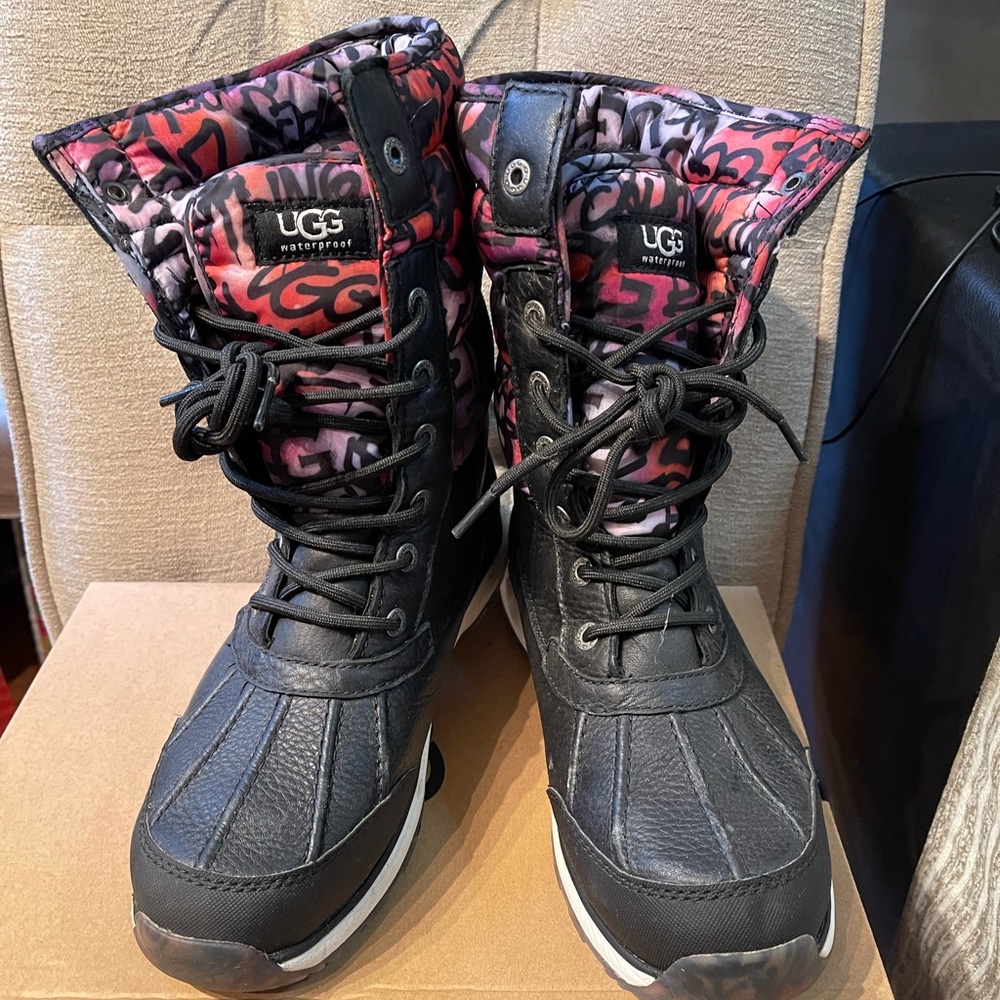 UGG ADIRONDACK III GRAFFITI BLACK WATERPROOF Boot US 8.5